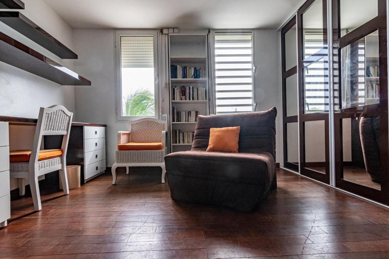 Studio En Duplex , Face A La Mer Le Gosier  Bagian luar foto